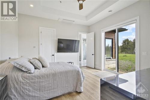 7433 Dwyer Hill Road, Ottawa, ON - Indoor Photo Showing Bedroom