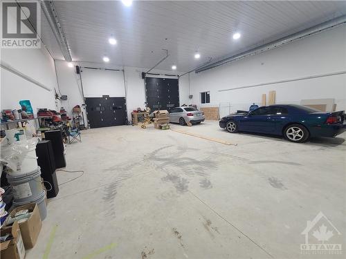 Workshop - 7433 Dwyer Hill Road, Ottawa, ON - Indoor Photo Showing Garage