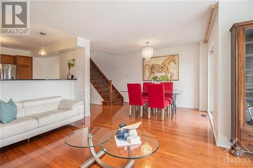 157 Corinth Private, Ottawa, ON - Indoor Photo Showing Living Room