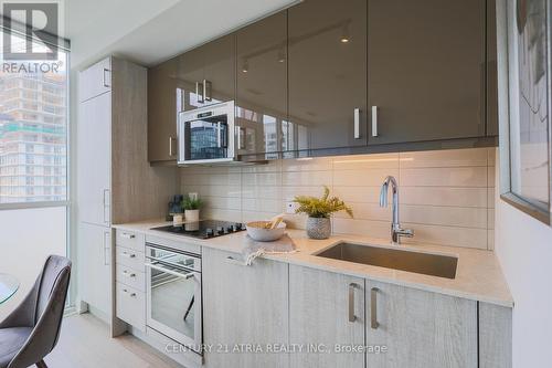 2105 - 77 Mutual Street, Toronto, ON - Indoor Photo Showing Kitchen With Upgraded Kitchen