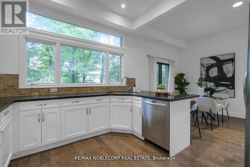 1 - 3100 Bayview Avenue, Toronto (Willowdale East), ON - Indoor Photo Showing Kitchen