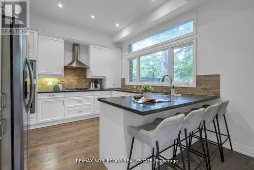 1 - 3100 Bayview Avenue, Toronto (Willowdale East), ON - Indoor Photo Showing Kitchen With Upgraded Kitchen