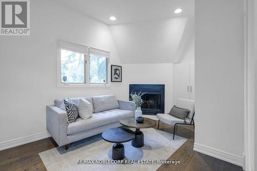 1 - 3100 Bayview Avenue, Toronto (Willowdale East), ON - Indoor Photo Showing Living Room With Fireplace