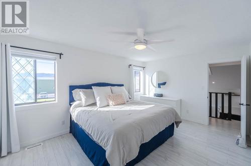 9504 Hummingbird Lane, Osoyoos, BC - Indoor Photo Showing Bedroom