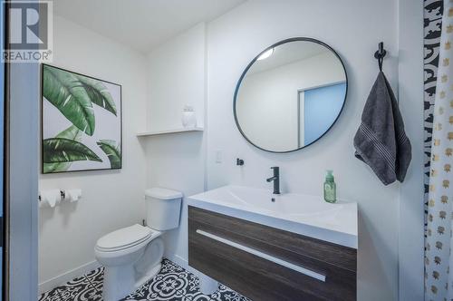 9504 Hummingbird Lane, Osoyoos, BC - Indoor Photo Showing Bathroom