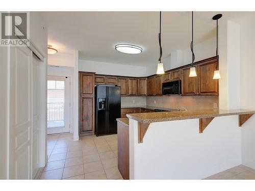 3996 Beach Avenue Unit# 313, Peachland, BC - Indoor Photo Showing Kitchen