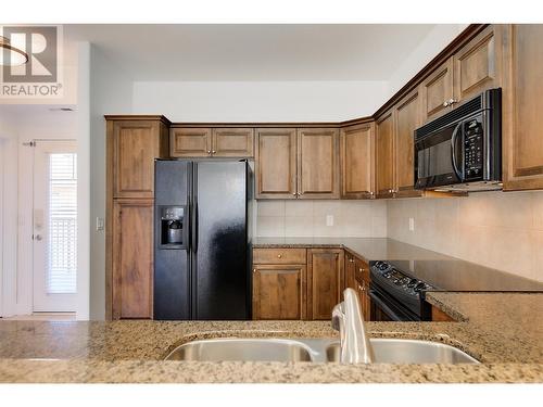 3996 Beach Avenue Unit# 313, Peachland, BC - Indoor Photo Showing Kitchen