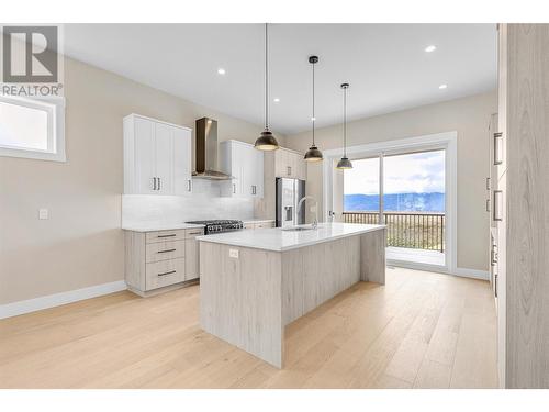 2547 Pinnacle Ridge Drive, West Kelowna, BC - Indoor Photo Showing Kitchen With Upgraded Kitchen