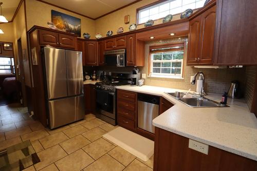 321 Copper Avenue N Unit# 55, Greenwood, BC - Indoor Photo Showing Kitchen With Double Sink