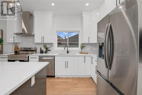 636 Grand Marais Road, Windsor, ON - Indoor Photo Showing Kitchen With Upgraded Kitchen