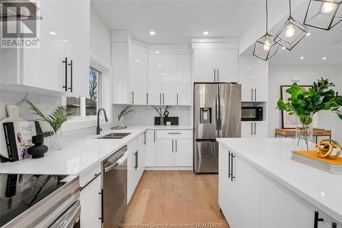 636 Grand Marais Road, Windsor, ON - Indoor Photo Showing Kitchen With Double Sink With Upgraded Kitchen