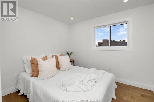 636 Grand Marais Road, Windsor, ON - Indoor Photo Showing Bedroom