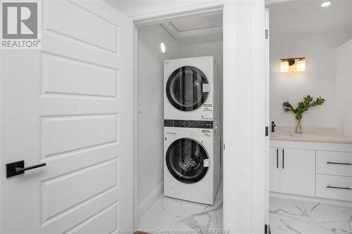 636 Grand Marais Road, Windsor, ON - Indoor Photo Showing Laundry Room