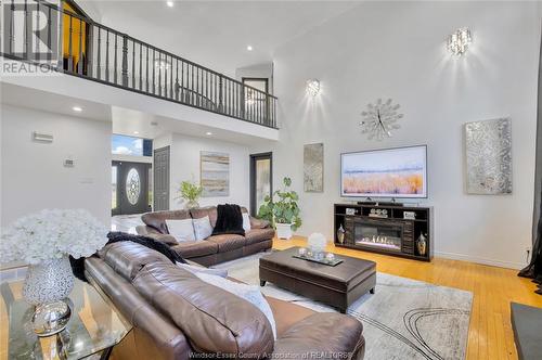 6060 Catherine Duransky Drive, Essex, ON - Indoor Photo Showing Living Room