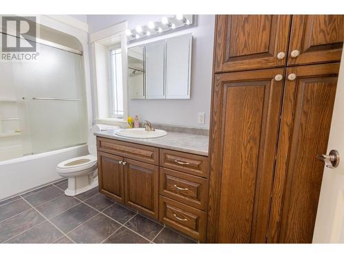 788 Deer Drive, Kamloops, BC - Indoor Photo Showing Bathroom