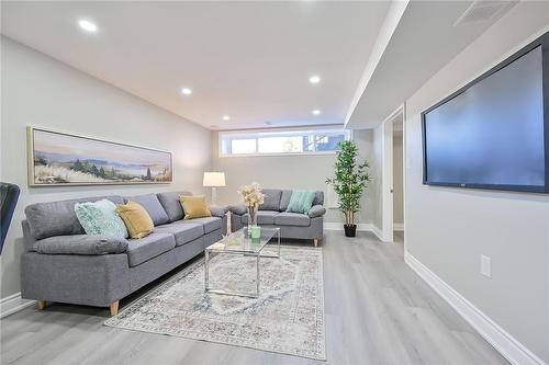 170 Cedardale Avenue, Stoney Creek, ON - Indoor Photo Showing Living Room