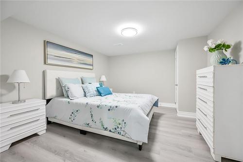 170 Cedardale Avenue, Stoney Creek, ON - Indoor Photo Showing Bedroom