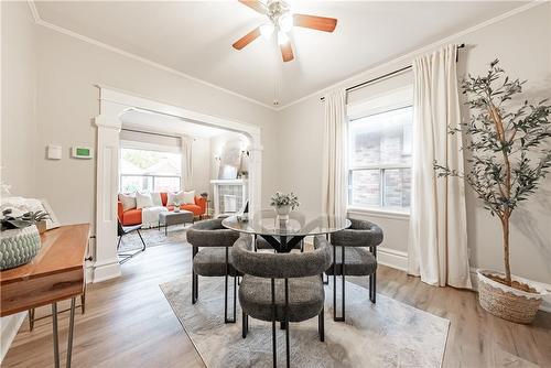 16 Tragina Avenue S, Hamilton, ON - Indoor Photo Showing Dining Room