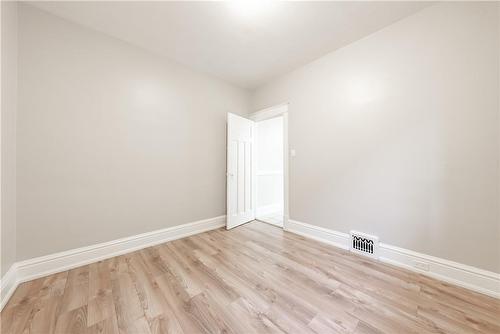 16 Tragina Avenue S, Hamilton, ON - Indoor Photo Showing Other Room