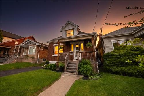 16 Tragina Avenue S, Hamilton, ON - Outdoor With Facade