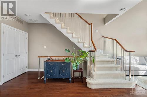 94B Stonehaven Drive, Ottawa, ON - Indoor Photo Showing Other Room