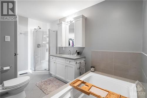 94B Stonehaven Drive, Ottawa, ON - Indoor Photo Showing Bathroom