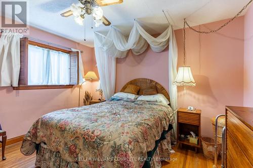 5473 Hillsdale Avenue, Niagara Falls, ON - Indoor Photo Showing Bedroom