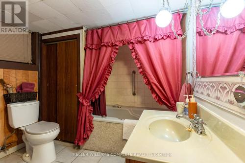 5473 Hillsdale Avenue, Niagara Falls, ON - Indoor Photo Showing Bathroom