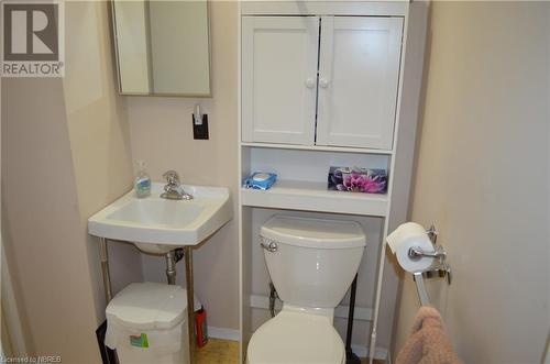 448 Main Street Unit# A,B,C & 448, Powassan, ON - Indoor Photo Showing Bathroom