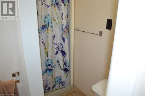 448 Main Street Unit# A,B,C & 448, Powassan, ON - Indoor Photo Showing Bathroom