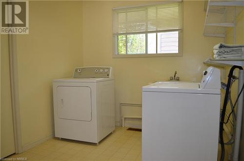 448 Main Street Unit# A,B,C & 448, Powassan, ON - Indoor Photo Showing Laundry Room