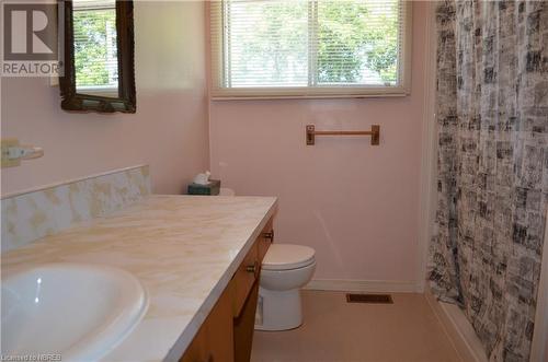 448 Main Street Unit# A,B,C & 448, Powassan, ON - Indoor Photo Showing Bathroom