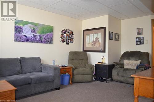 448 Main Street Unit# A,B,C & 448, Powassan, ON - Indoor Photo Showing Living Room