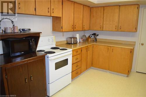 448 Main Street Unit# A,B,C & 448, Powassan, ON - Indoor Photo Showing Kitchen