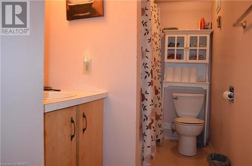 448 Main Street Unit# A,B,C & 448, Powassan, ON - Indoor Photo Showing Bathroom