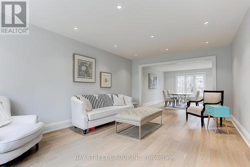 295 Elgin Mills Road W, Richmond Hill (Mill Pond), ON - Indoor Photo Showing Living Room