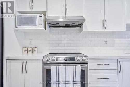 34 Peach Drive, Brampton, ON - Indoor Photo Showing Kitchen