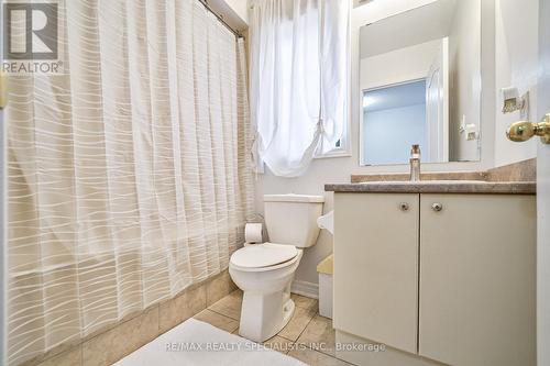 34 Peach Drive, Brampton, ON - Indoor Photo Showing Bathroom