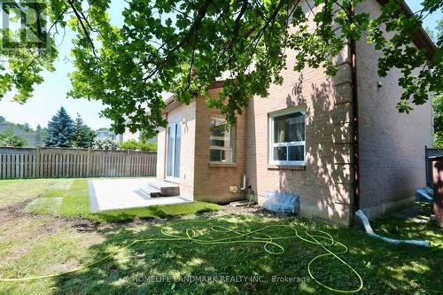 1537 Queensbury Crescent, Oakville (College Park), ON - Outdoor