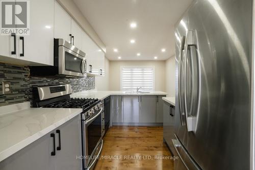 84 Dunlop Court, Brampton, ON - Indoor Photo Showing Kitchen With Upgraded Kitchen