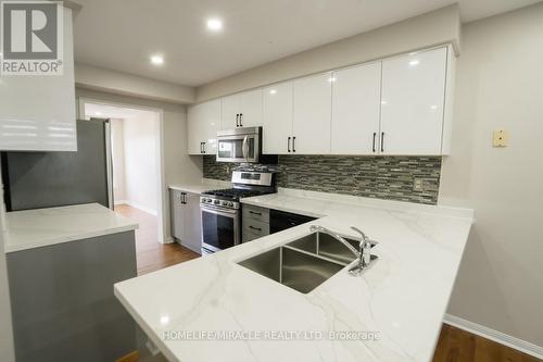 84 Dunlop Court, Brampton, ON - Indoor Photo Showing Kitchen With Double Sink With Upgraded Kitchen