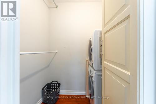 704 - 15 Elizabeth Street N, Mississauga (Port Credit), ON - Indoor Photo Showing Laundry Room