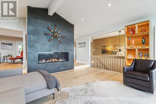 7286 Bell School Line, Milton (Nelson), ON - Indoor Photo Showing Living Room With Fireplace