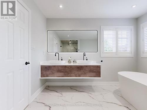 1071 Hatton Crossing Crescent, Milton (Dempsey), ON - Indoor Photo Showing Bathroom