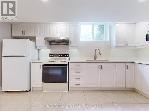 1071 Hatton Crossing Crescent, Milton (Dempsey), ON - Indoor Photo Showing Kitchen