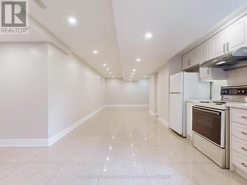 1071 Hatton Crossing Crescent, Milton (Dempsey), ON - Indoor Photo Showing Kitchen