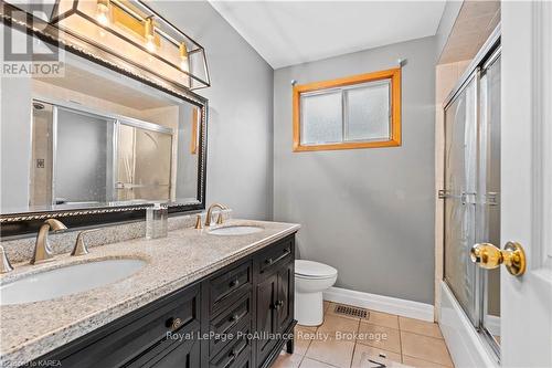 862 Kilburn Street, Kingston (South Of Taylor-Kidd Blvd), ON - Indoor Photo Showing Bathroom