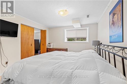 862 Kilburn Street, Kingston (South Of Taylor-Kidd Blvd), ON - Indoor Photo Showing Bedroom