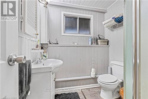 862 Kilburn Street, Kingston (South Of Taylor-Kidd Blvd), ON - Indoor Photo Showing Bathroom