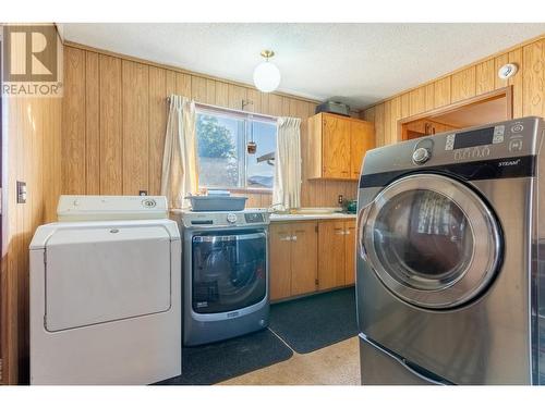 535 Arbutus Street, Chase, BC - Indoor Photo Showing Laundry Room